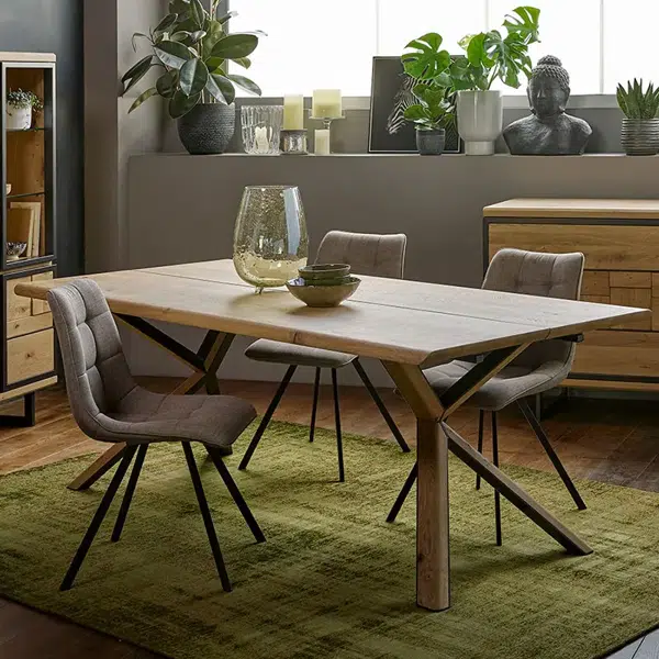 Quel style choisir pour une table de salle à manger tendance ?